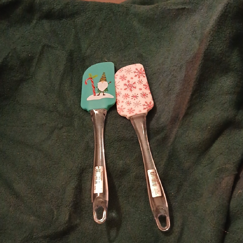 Holiday-Themed Spatula Duo